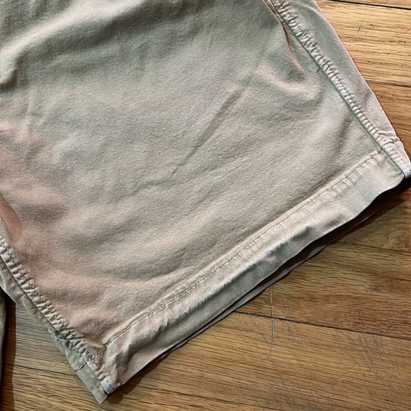 AMERICAN EAGLE Tech Twill Men’s Khaki Shorts Size 30 - Picture 2 of 10